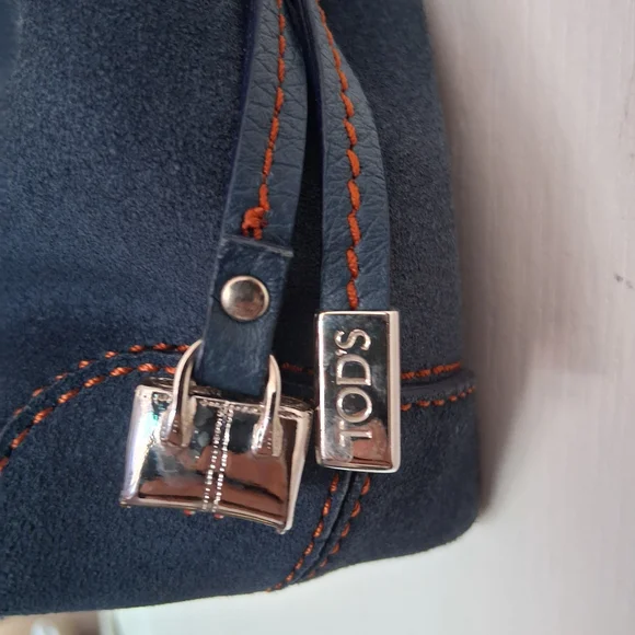 Tod's Navy Suede Shoulder Bag with Contrast Stitching - Picture 7 of 9